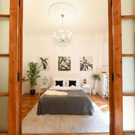 Apartmán Love.Travel.Explore ♥️Apt W/ Balcony In Old Town Bukurešť Exteriér fotografie
