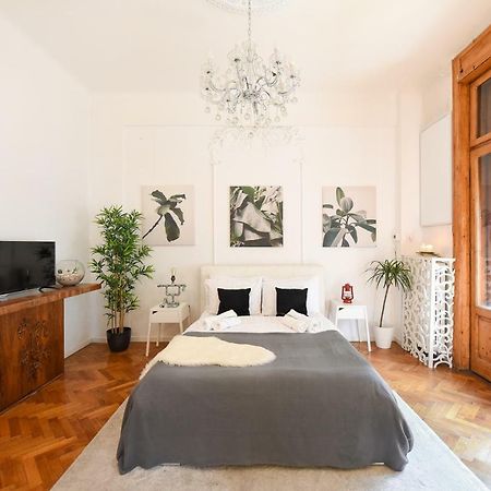 Apartmán Love.Travel.Explore ♥️Apt W/ Balcony In Old Town Bukurešť Exteriér fotografie