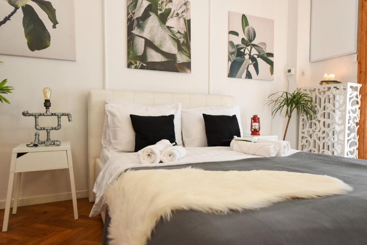 Apartmán Love.Travel.Explore ♥️Apt W/ Balcony In Old Town Bukurešť Exteriér fotografie