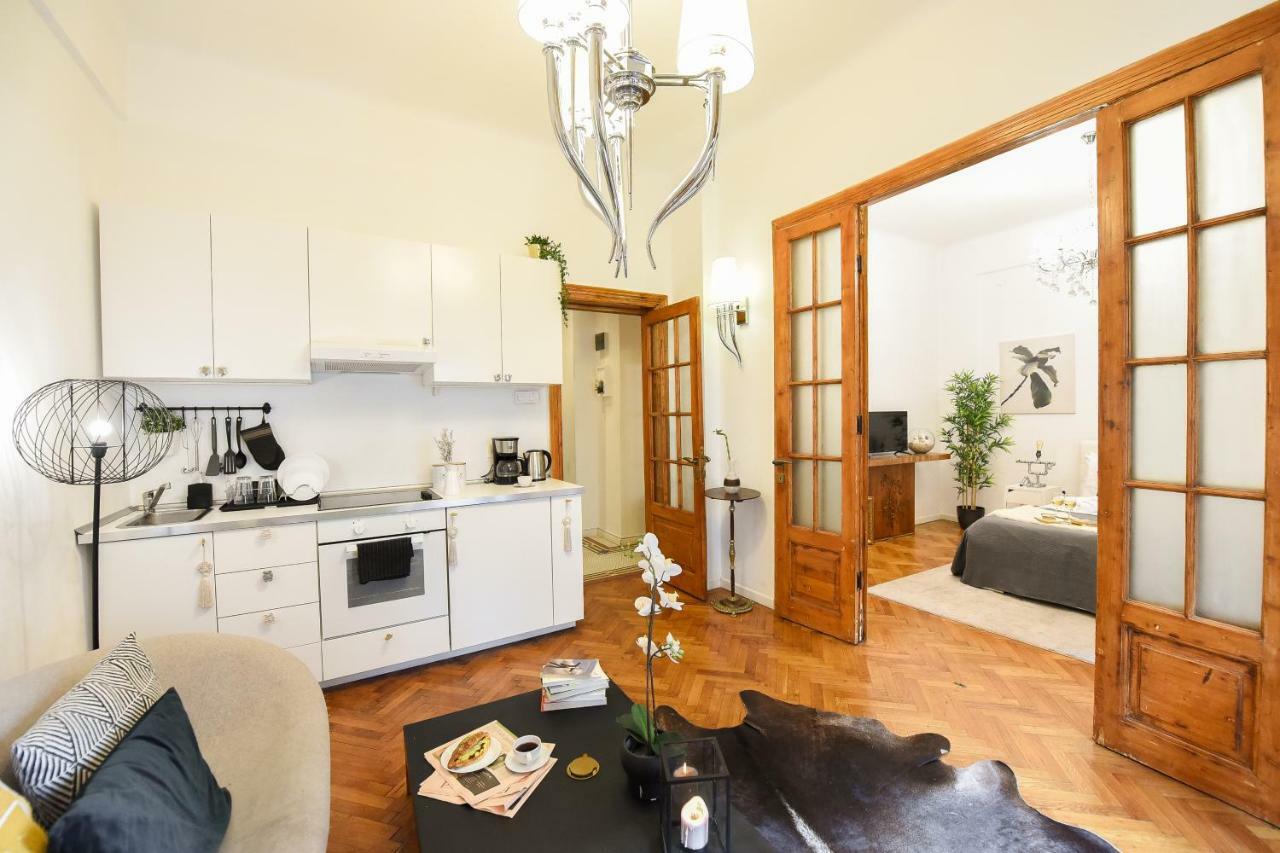 Apartmán Love.Travel.Explore ♥️Apt W/ Balcony In Old Town Bukurešť Exteriér fotografie