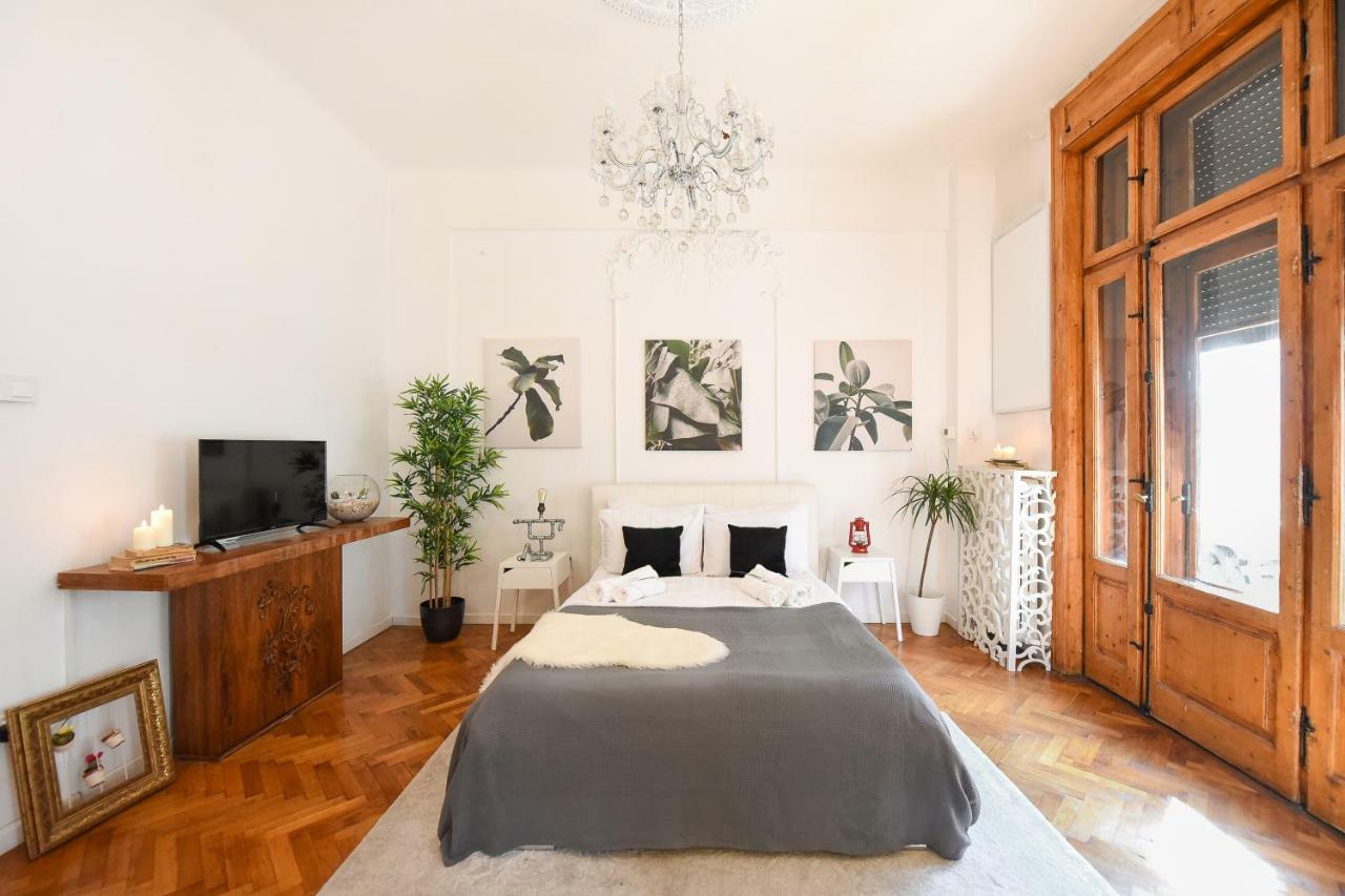 Apartmán Love.Travel.Explore ♥️Apt W/ Balcony In Old Town Bukurešť Exteriér fotografie