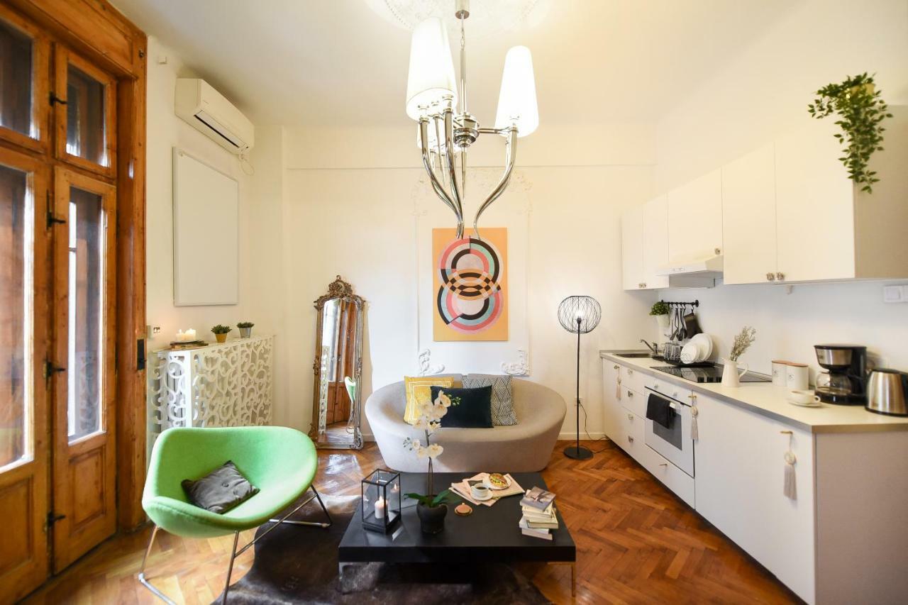 Apartmán Love.Travel.Explore ♥️Apt W/ Balcony In Old Town Bukurešť Exteriér fotografie